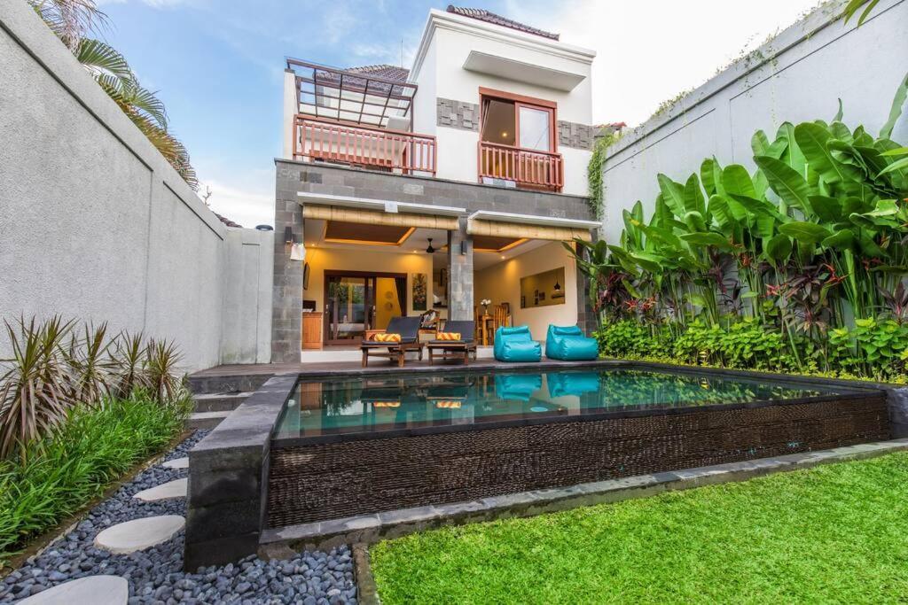 Villa Hitam Putih Legian Bali Seminyak Exterior foto