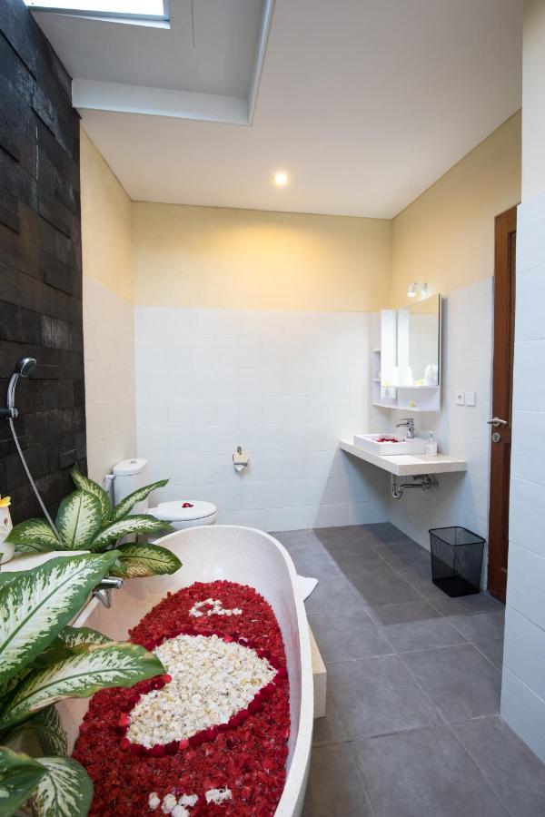 Villa Hitam Putih Legian Bali Seminyak Exterior foto